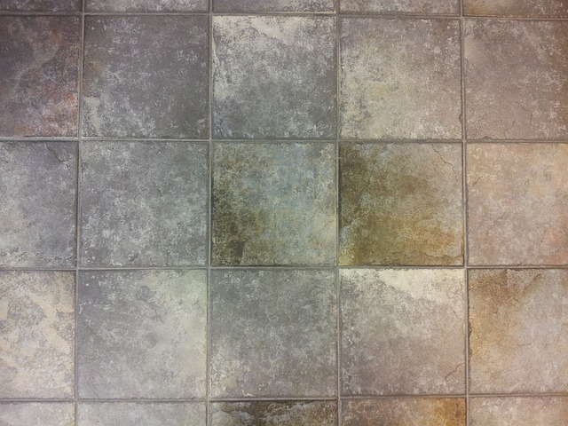 Floor tile